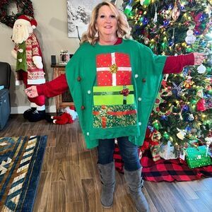 - WOMENS NEW CHRISTMAS PRESENT  HOLIDAY PARTY PONCHO